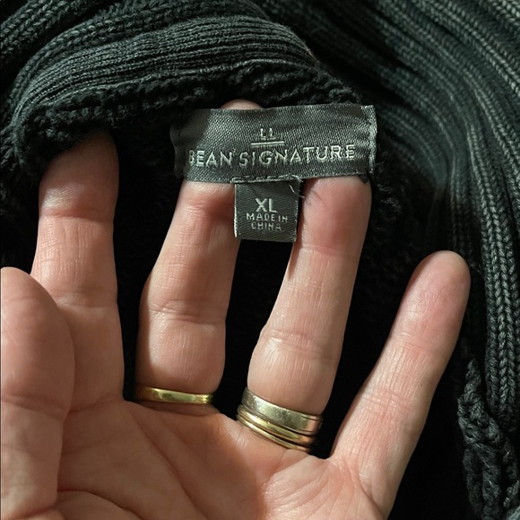 LL Bean Signature Men's Dark Gray Cable Knit Cardigan - Picture 5 of 9